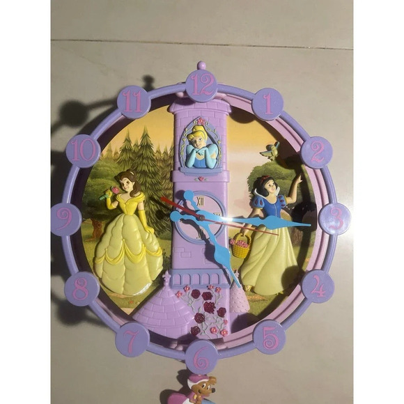 Disney Princesses Animated Wall Clock - Picture 2 of 6
